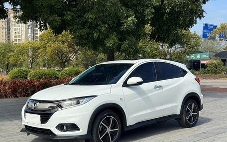 Honda Vezel, 2021 год, 1 310 000 рублей, 1 фотография