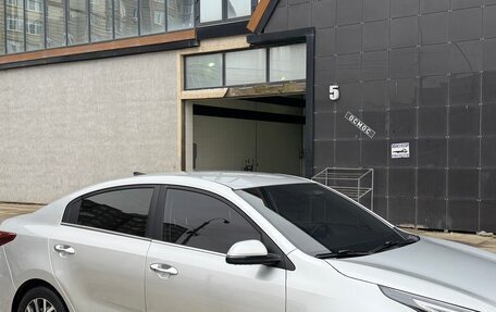 KIA Rio IV, 2021 год, 1 650 000 рублей, 3 фотография