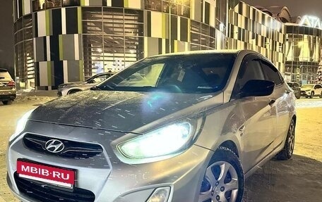 Hyundai Solaris II рестайлинг, 2013 год, 600 000 рублей, 7 фотография