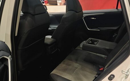 Toyota RAV4, 2025 год, 4 550 000 рублей, 11 фотография