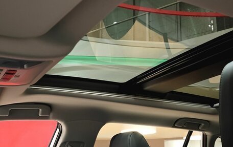 Toyota RAV4, 2025 год, 4 550 000 рублей, 9 фотография