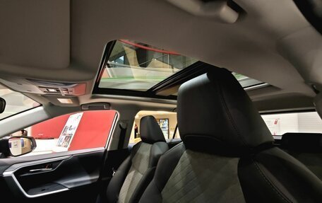 Toyota RAV4, 2025 год, 4 550 000 рублей, 10 фотография