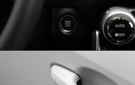 Toyota RAV4, 2025 год, 4 490 000 рублей, 16 фотография