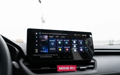 Toyota RAV4, 2025 год, 4 490 000 рублей, 24 фотография