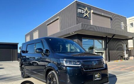 Honda Stepwgn, 2022 год, 2 290 000 рублей, 2 фотография