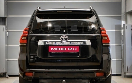 Toyota Land Cruiser Prado 150 рестайлинг 2, 2020 год, 4 550 000 рублей, 5 фотография