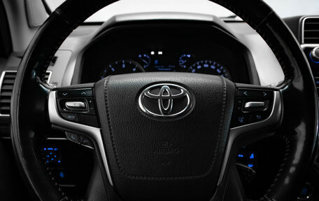 Toyota Land Cruiser Prado 150 рестайлинг 2, 2020 год, 4 550 000 рублей, 10 фотография