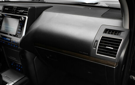 Toyota Land Cruiser Prado 150 рестайлинг 2, 2020 год, 4 550 000 рублей, 29 фотография