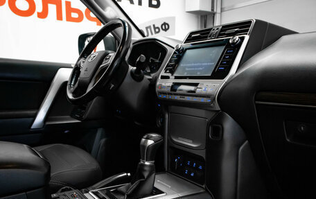 Toyota Land Cruiser Prado 150 рестайлинг 2, 2020 год, 4 550 000 рублей, 28 фотография