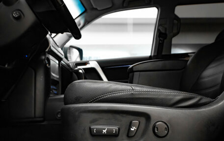 Toyota Land Cruiser Prado 150 рестайлинг 2, 2020 год, 4 550 000 рублей, 26 фотография