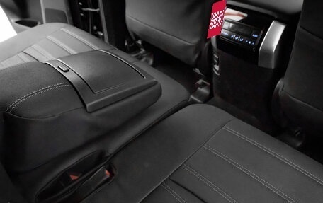 Toyota Land Cruiser Prado 150 рестайлинг 2, 2020 год, 4 550 000 рублей, 34 фотография