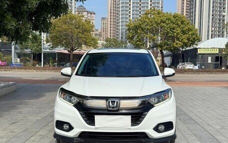 Honda Vezel, 2021 год, 1 310 000 рублей, 2 фотография