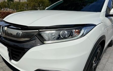 Honda Vezel, 2021 год, 1 310 000 рублей, 8 фотография