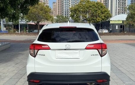 Honda Vezel, 2021 год, 1 310 000 рублей, 5 фотография