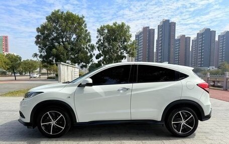 Honda Vezel, 2021 год, 1 310 000 рублей, 7 фотография
