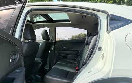 Honda Vezel, 2021 год, 1 310 000 рублей, 11 фотография