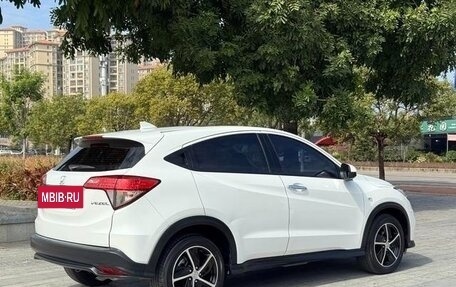 Honda Vezel, 2021 год, 1 310 000 рублей, 4 фотография