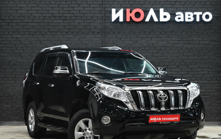 Toyota Land Cruiser Prado 150 рестайлинг 2, 2014 год, 3 270 000 рублей, 3 фотография