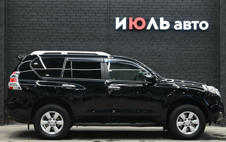 Toyota Land Cruiser Prado 150 рестайлинг 2, 2014 год, 3 270 000 рублей, 8 фотография