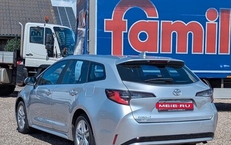 Toyota Corolla, 2022 год, 2 660 000 рублей, 3 фотография