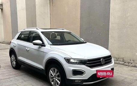 Volkswagen T-Roc I, 2021 год, 1 520 000 рублей, 3 фотография