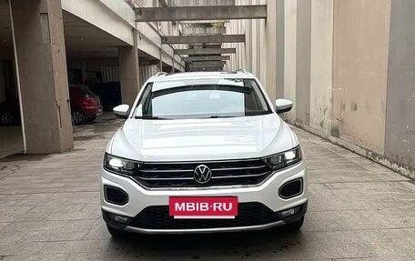 Volkswagen T-Roc I, 2021 год, 1 520 000 рублей, 2 фотография