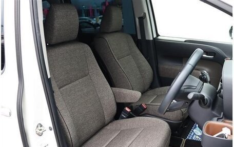 Toyota Sienta, 2022 год, 1 520 000 рублей, 13 фотография