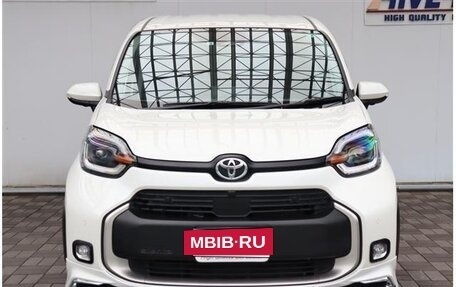 Toyota Sienta, 2022 год, 1 520 000 рублей, 2 фотография