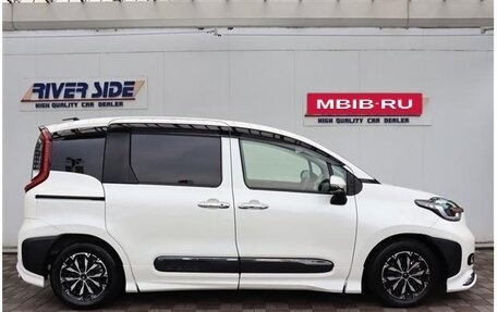 Toyota Sienta, 2022 год, 1 520 000 рублей, 5 фотография