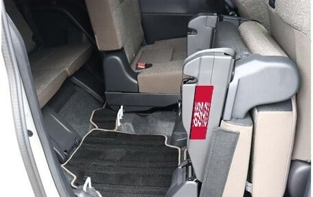 Toyota Sienta, 2022 год, 1 520 000 рублей, 22 фотография