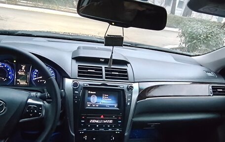 Toyota Camry, 2016 год, 1 900 000 рублей, 6 фотография