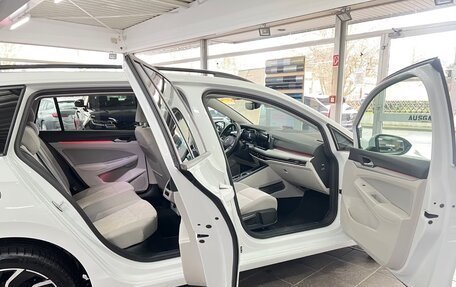 Volkswagen Golf VIII, 2022 год, 3 100 000 рублей, 2 фотография