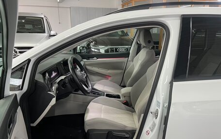 Volkswagen Golf VIII, 2022 год, 3 100 000 рублей, 12 фотография