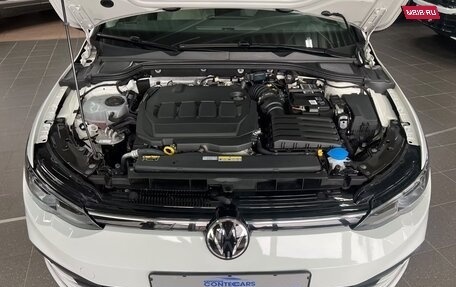 Volkswagen Golf VIII, 2022 год, 3 100 000 рублей, 23 фотография