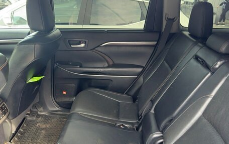 Toyota Highlander III, 2014 год, 2 900 000 рублей, 2 фотография