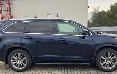 Toyota Highlander III, 2014 год, 2 900 000 рублей, 20 фотография