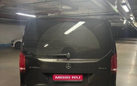 Mercedes-Benz V-Класс, 2022 год, 10 999 000 рублей, 4 фотография