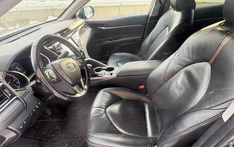 Toyota Camry, 2018 год, 2 500 000 рублей, 10 фотография