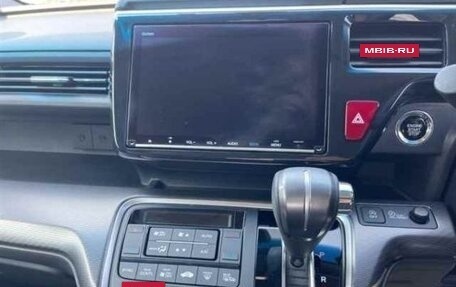 Honda Stepwgn IV, 2020 год, 2 900 000 рублей, 5 фотография