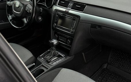 Skoda Superb III рестайлинг, 2008 год, 785 000 рублей, 33 фотография