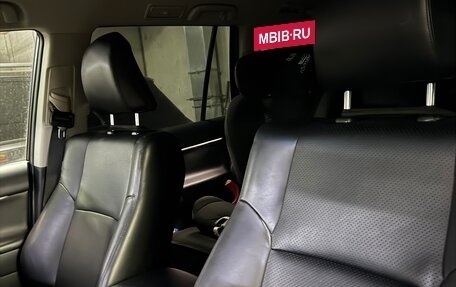 Toyota Land Cruiser Prado 150 рестайлинг 2, 2023 год, 8 000 000 рублей, 6 фотография