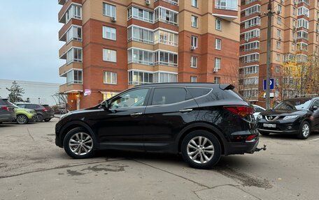 Hyundai Santa Fe III рестайлинг, 2018 год, 2 340 000 рублей, 1 фотография
