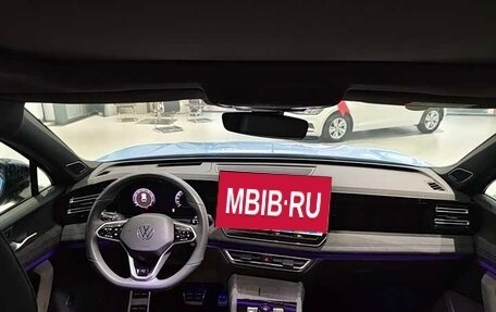 Volkswagen Tiguan, 2024 год, 4 300 000 рублей, 7 фотография