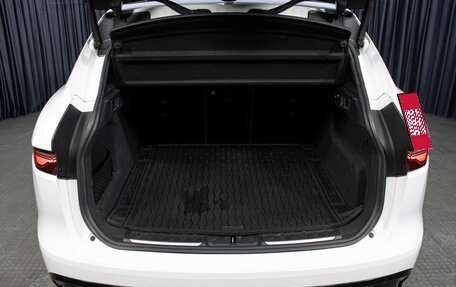 Jaguar F-Pace, 2021 год, 4 198 000 рублей, 10 фотография