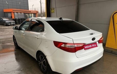 KIA Rio III рестайлинг, 2013 год, 830 000 рублей, 4 фотография