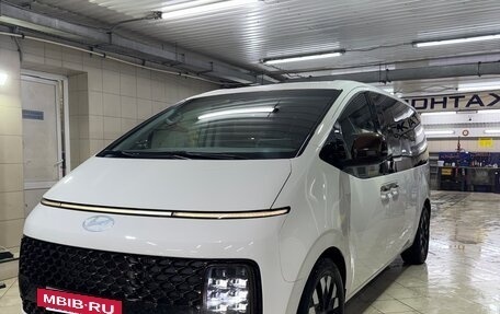 Hyundai Staria, 2024 год, 7 950 000 рублей, 14 фотография