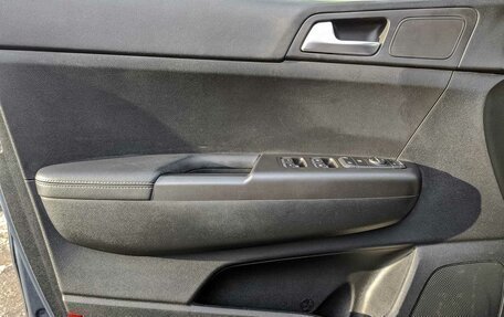 KIA Sportage IV рестайлинг, 2020 год, 2 350 000 рублей, 15 фотография