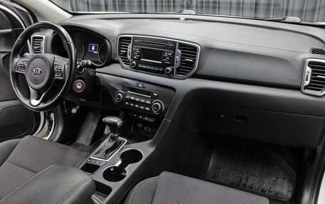 KIA Sportage IV рестайлинг, 2018 год, 1 998 000 рублей, 10 фотография