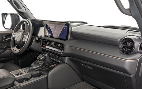 Toyota Land Cruiser Prado, 2024 год, 9 850 000 рублей, 12 фотография