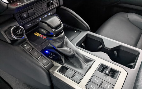 Toyota Land Cruiser Prado, 2024 год, 9 850 000 рублей, 20 фотография